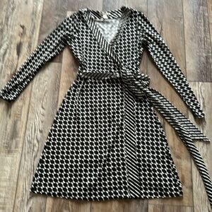 Banana Republic Black and White Wrap Dress XSP